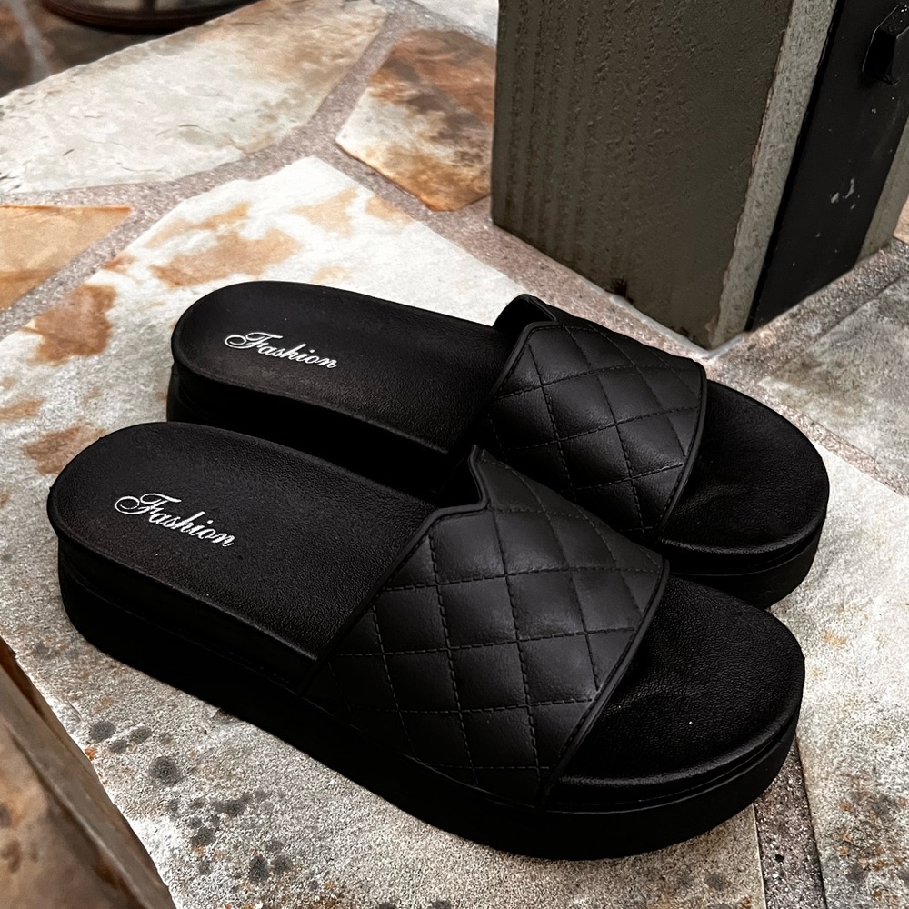 Quilted Platform Slides